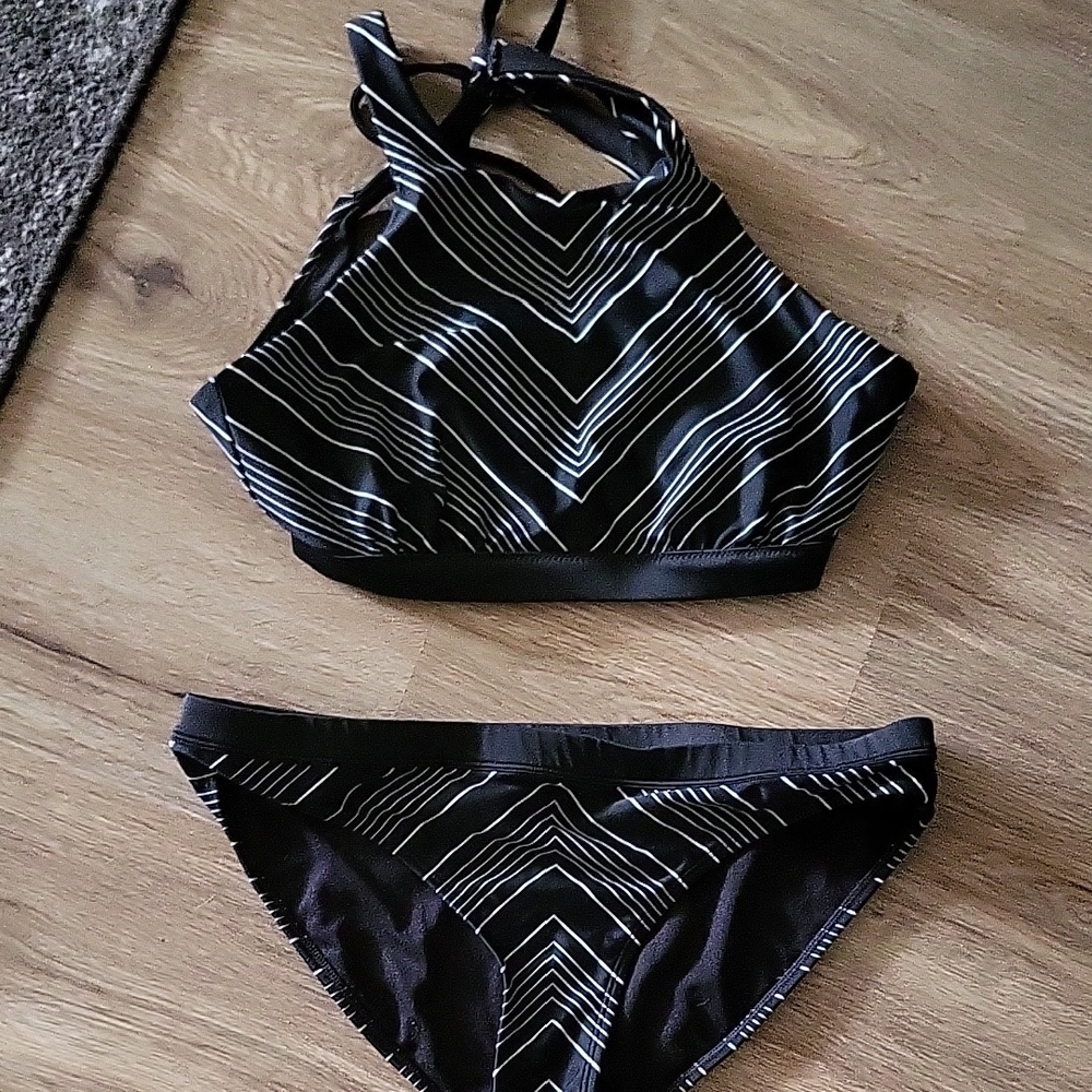 Athleta Black Activewear Garment Tag